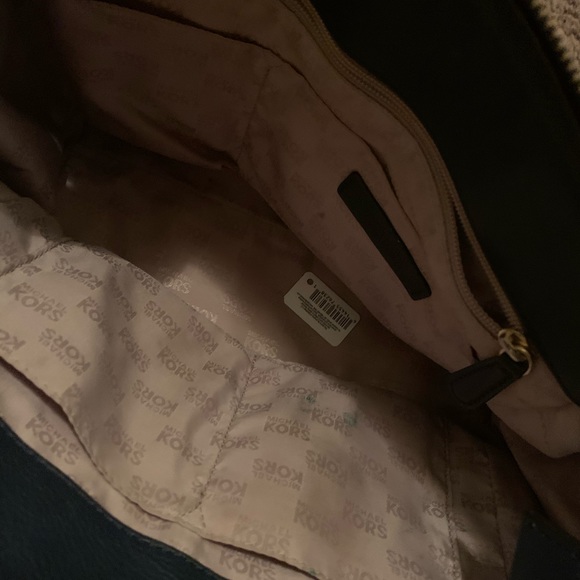 Michael Kors handbag and wallet - Picture 3 of 5